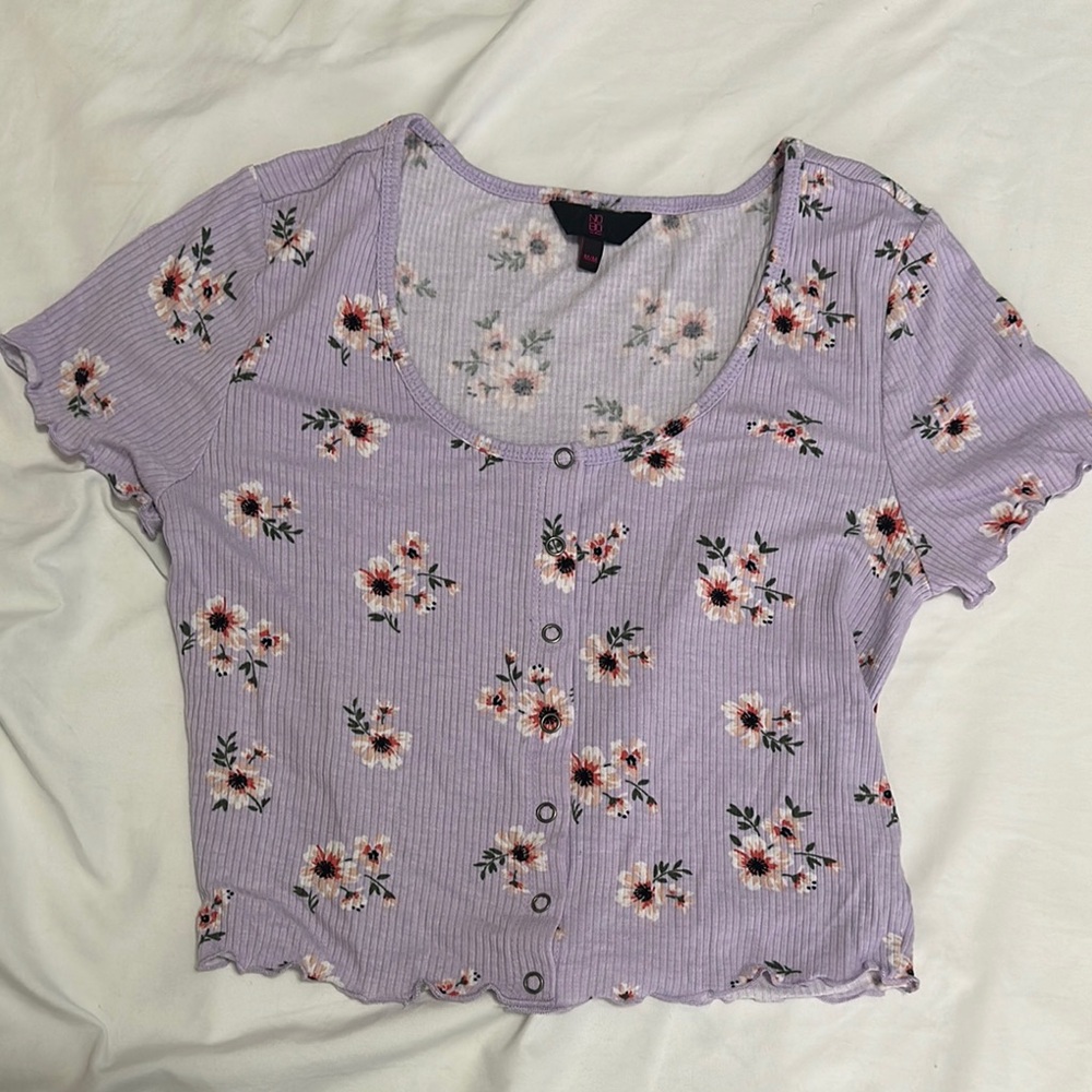 3/$10 Purple floral cropped top medium